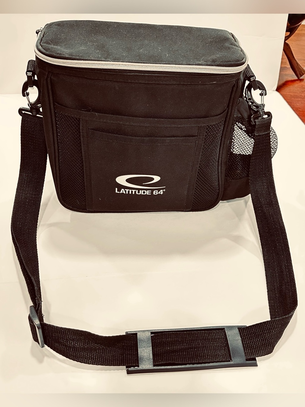 Latitude 64 Disc Golf Bag Small with side bottle holder